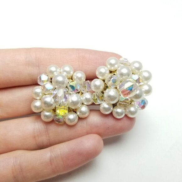 Vintage Sparkly White Beaded Cluster Earrings, Faux Pearl AB Beads, Japan, Retro - Picture 6 of 7